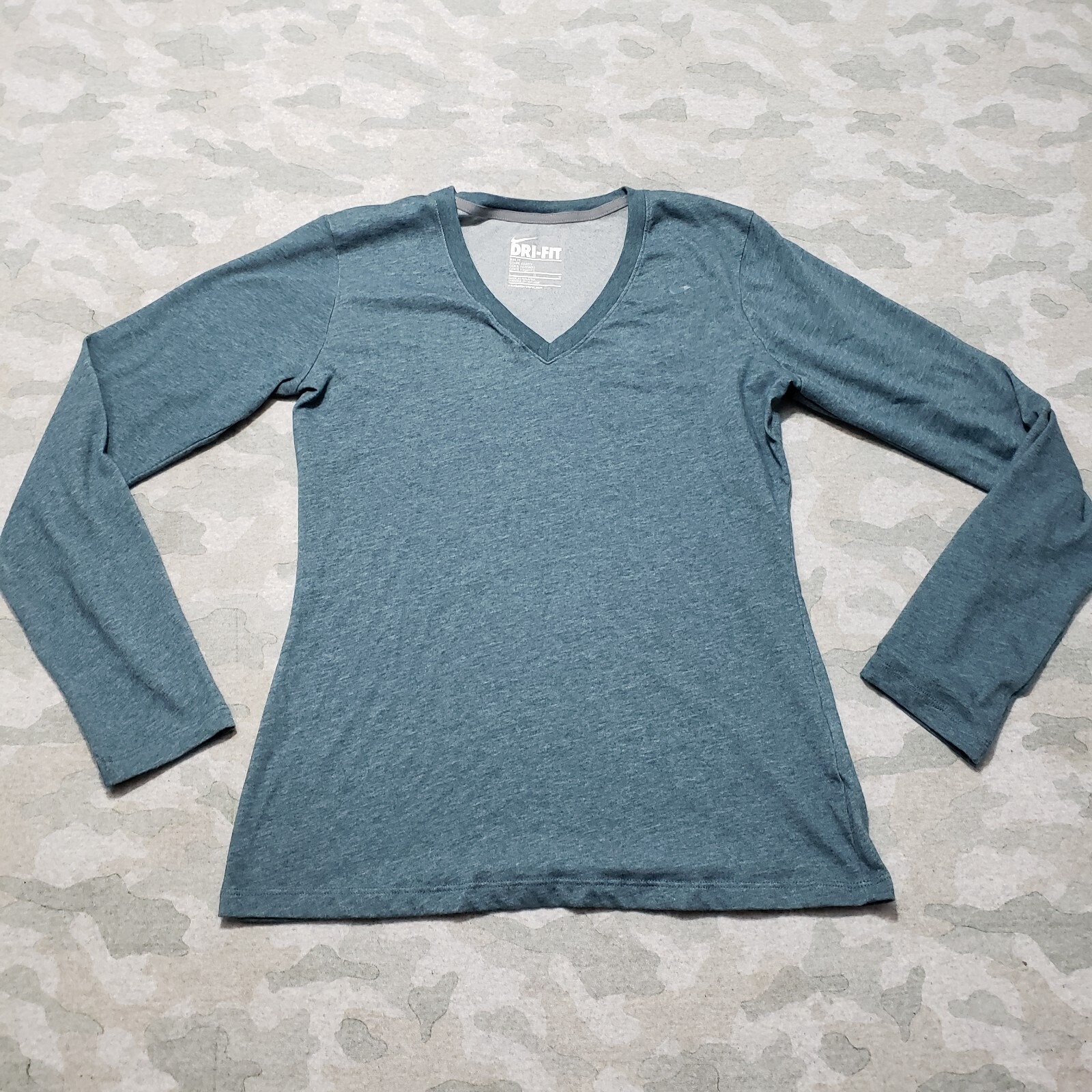 Nike Top Womens Large Green V-Neck Dri-Fit Pullover Long Sleeve
